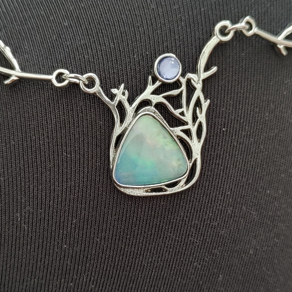 Cute Coral Necklace - Picture 2 of 4